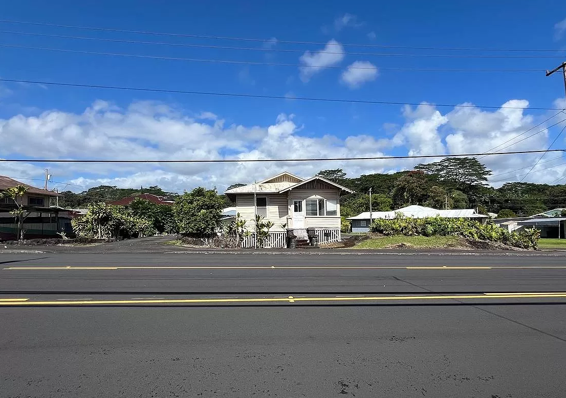 54 Kaumana Drive